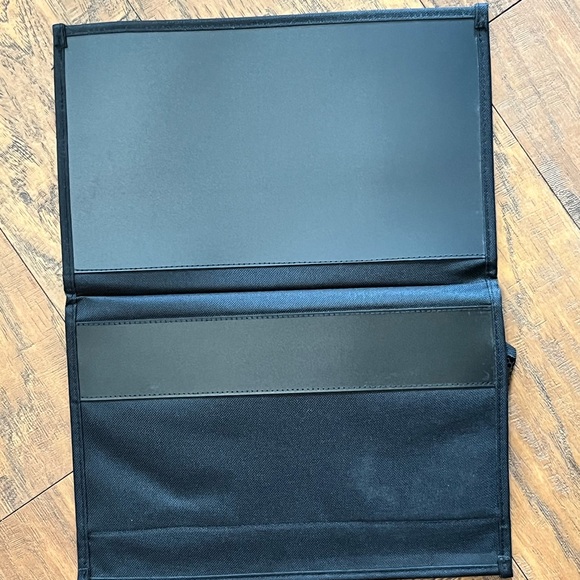 Bedside storage caddy w/3 mesh pockets under the mattress or cushion insert - Picture 10 of 10